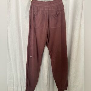 ALO Yoga mauve drawstring joggers